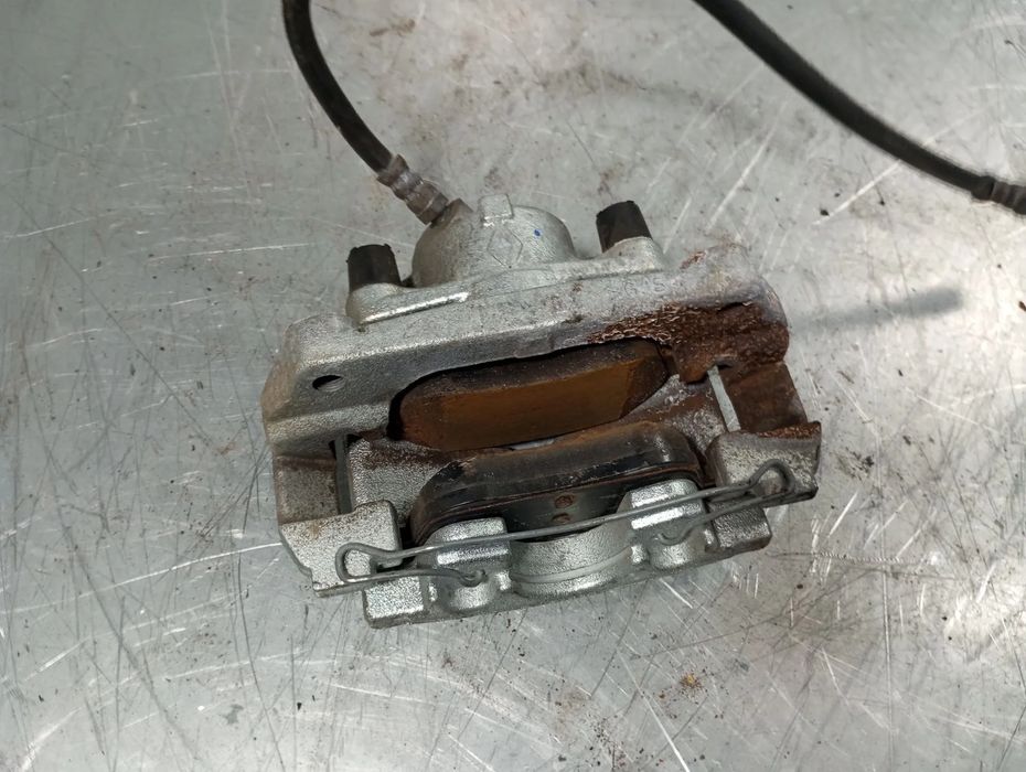 Pinça travão / maxila de travão frente esquerda RENAULT Clio V (BF_)