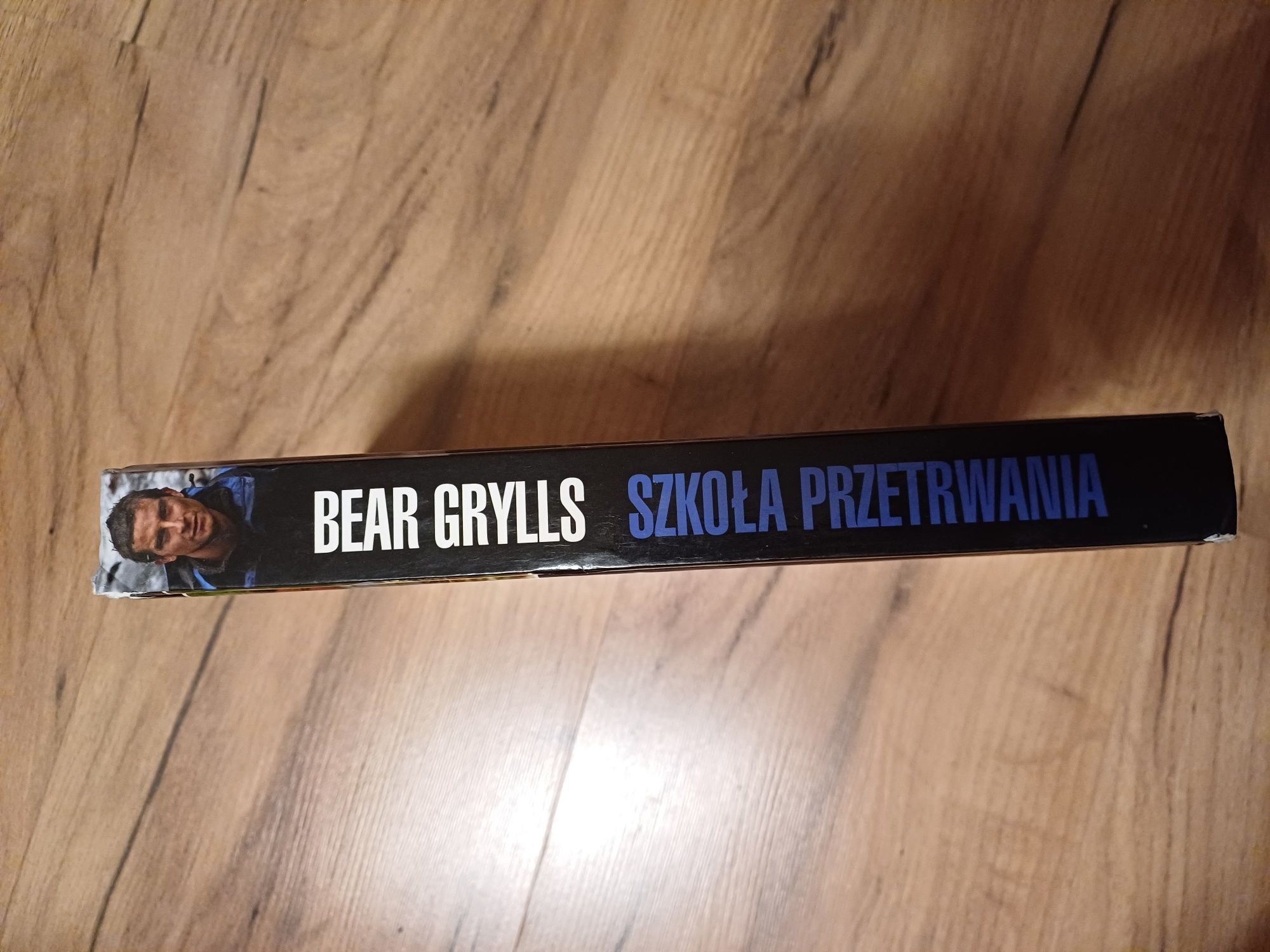 Sprzedam książkę Bear Grylls Szkoła Przetrwania