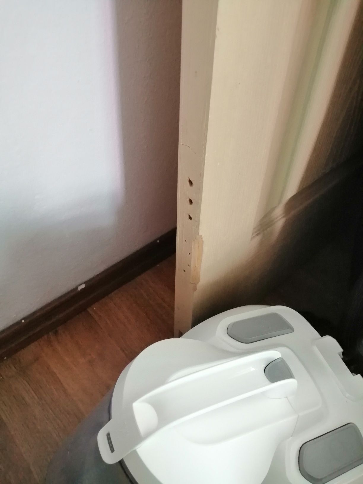 Продам межкомнатную дверь.