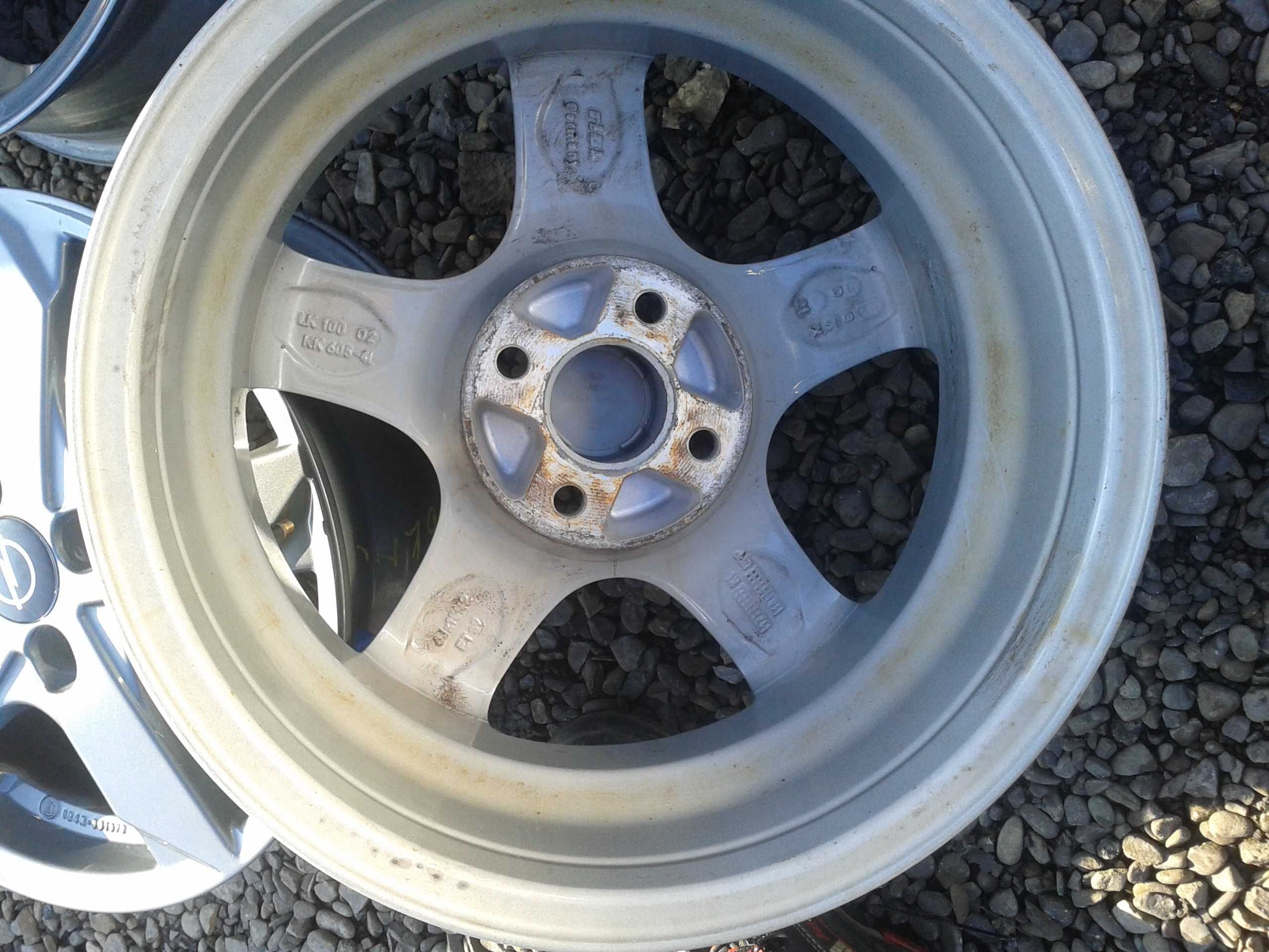 felgi r15 szare rial toyota yaris suzuki swift hyundai kia i20 rio i10