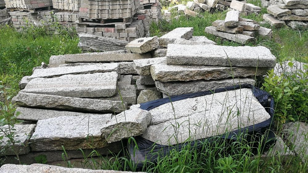 stare granitowe rustykalne krawężniki