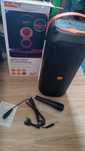 Nowy głośnik Bluetooth z mikrofonem.
