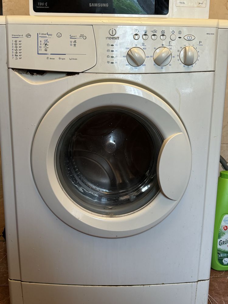 Пральна машина indesit wisl105x