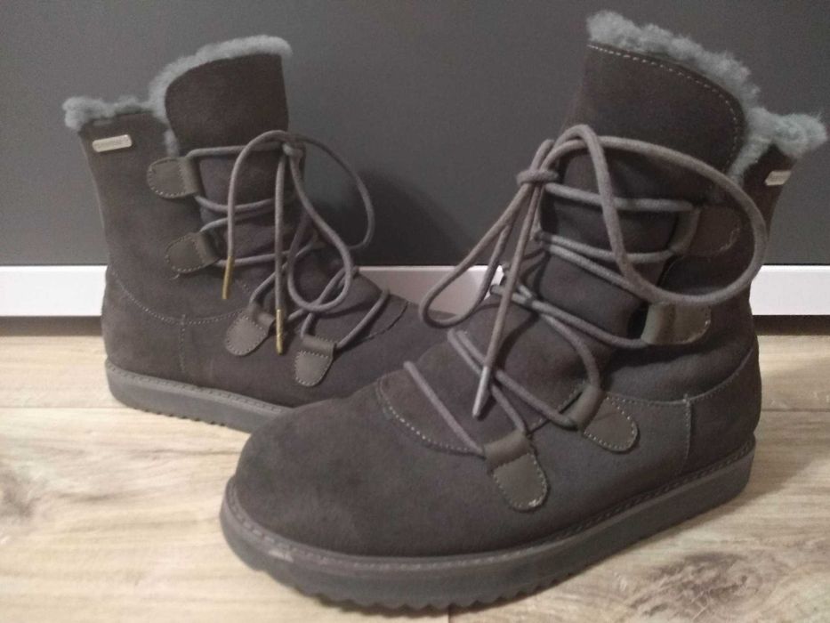 Emu Kamona size 35/36 model W11551 j. UGG Moon