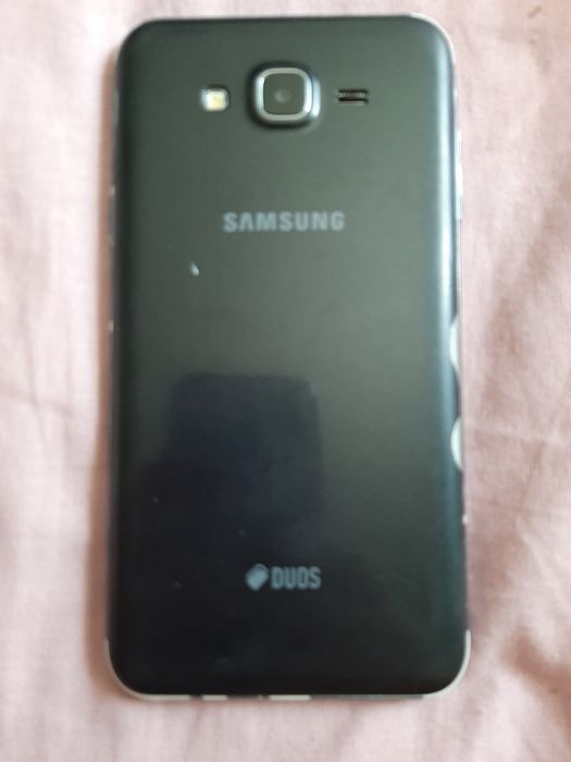 Телефон Samsung J700