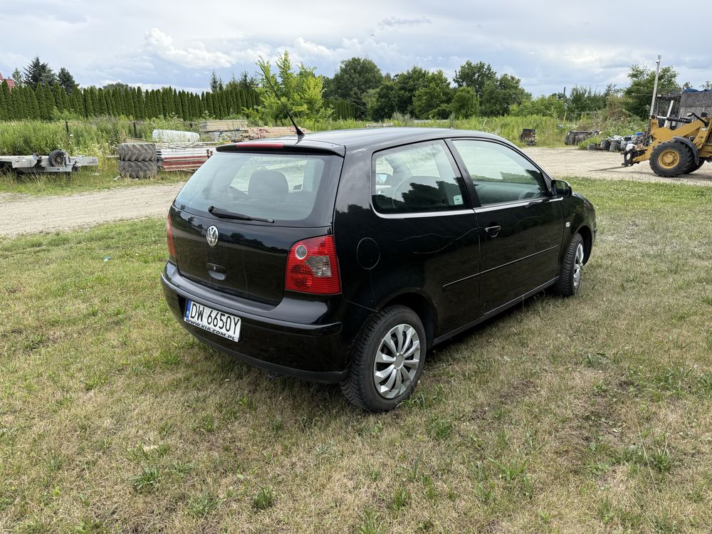 Vw polo 1.0 benzyna 16 lat w jednych  rekach klima