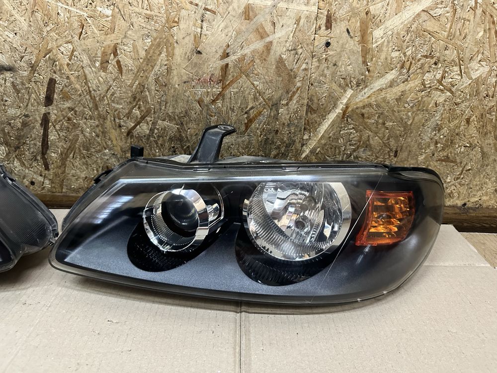 Передні фари Nissan Almera N16 Нісан Альмера Н16 2002—2006 ціна за пар