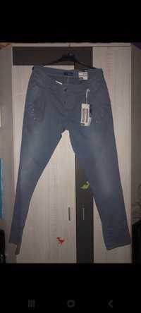 Spodnie jeans boyfriend z kryształkami Vögele 42