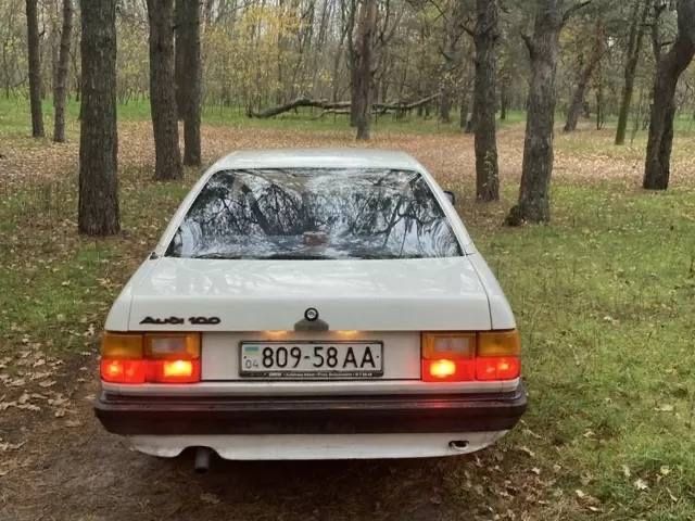 Audi 100 C3 1.8 Бенз