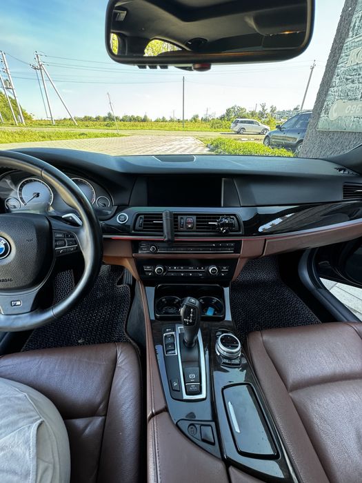 Bmw f10 2011 p.                                         .