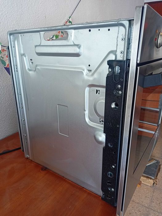 Forno eléctrico de encastrar Zanussi