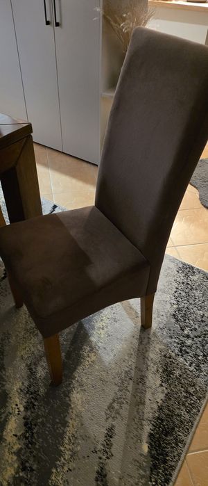 Sprzedam 8 krzesel jadalnianych