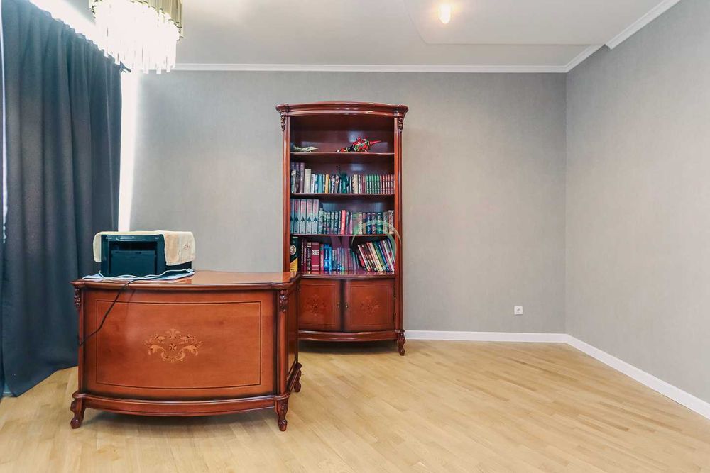 3-х поверховий будинок з ремонтом та власним подвір’ям в с. Крихівці