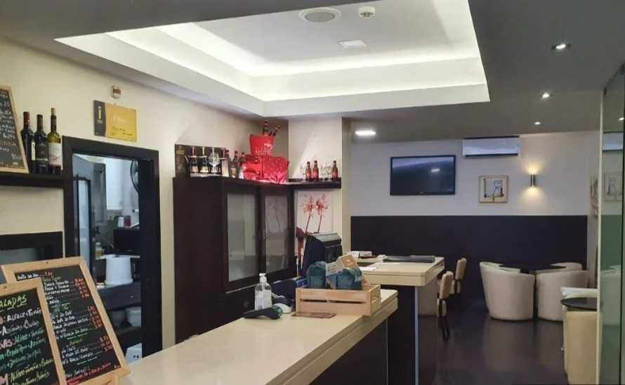 Trespasse de café/ snack-bar em Gaia
