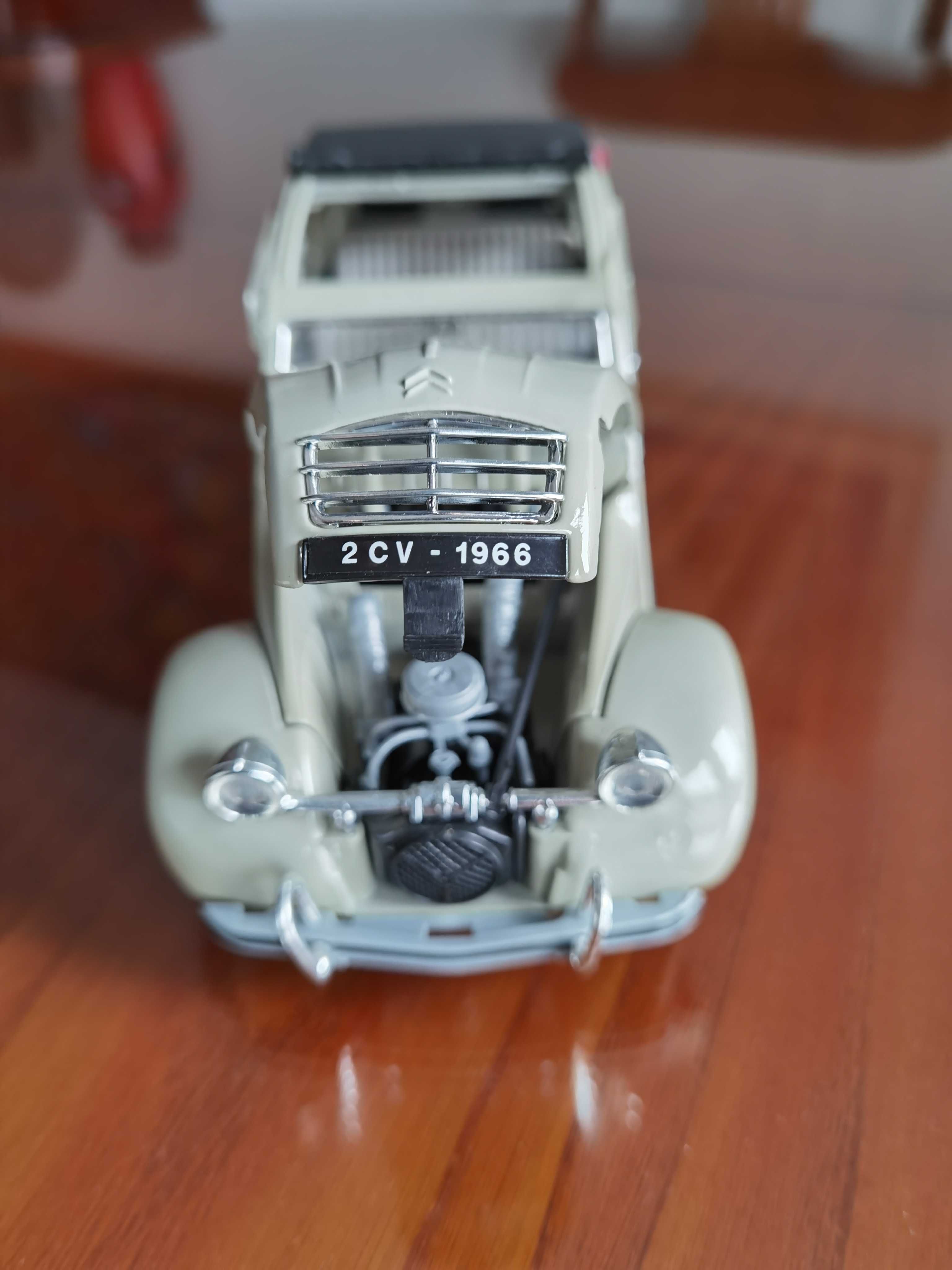 Citroen 2 CV 1966 Miniatura 1:17 da Sólido.