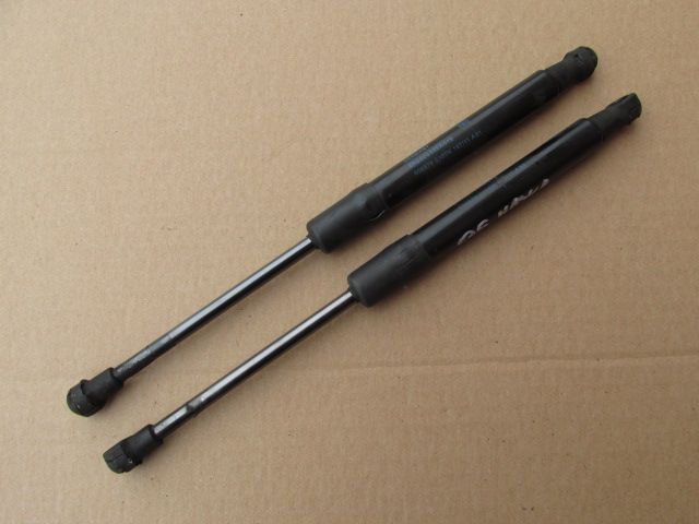 audi q5 i 8r 2012r 8r0823359a siłownik maski komplet