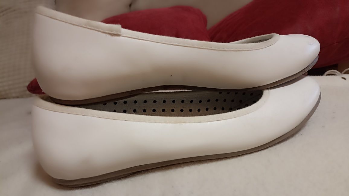 Buty baleriny r.36 białe dł. 23