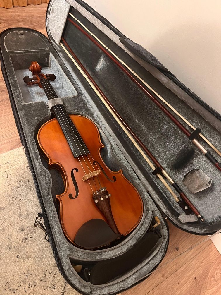 Violino Yamaha V5 (2011) 4/4 com acessórios – Excelente estado