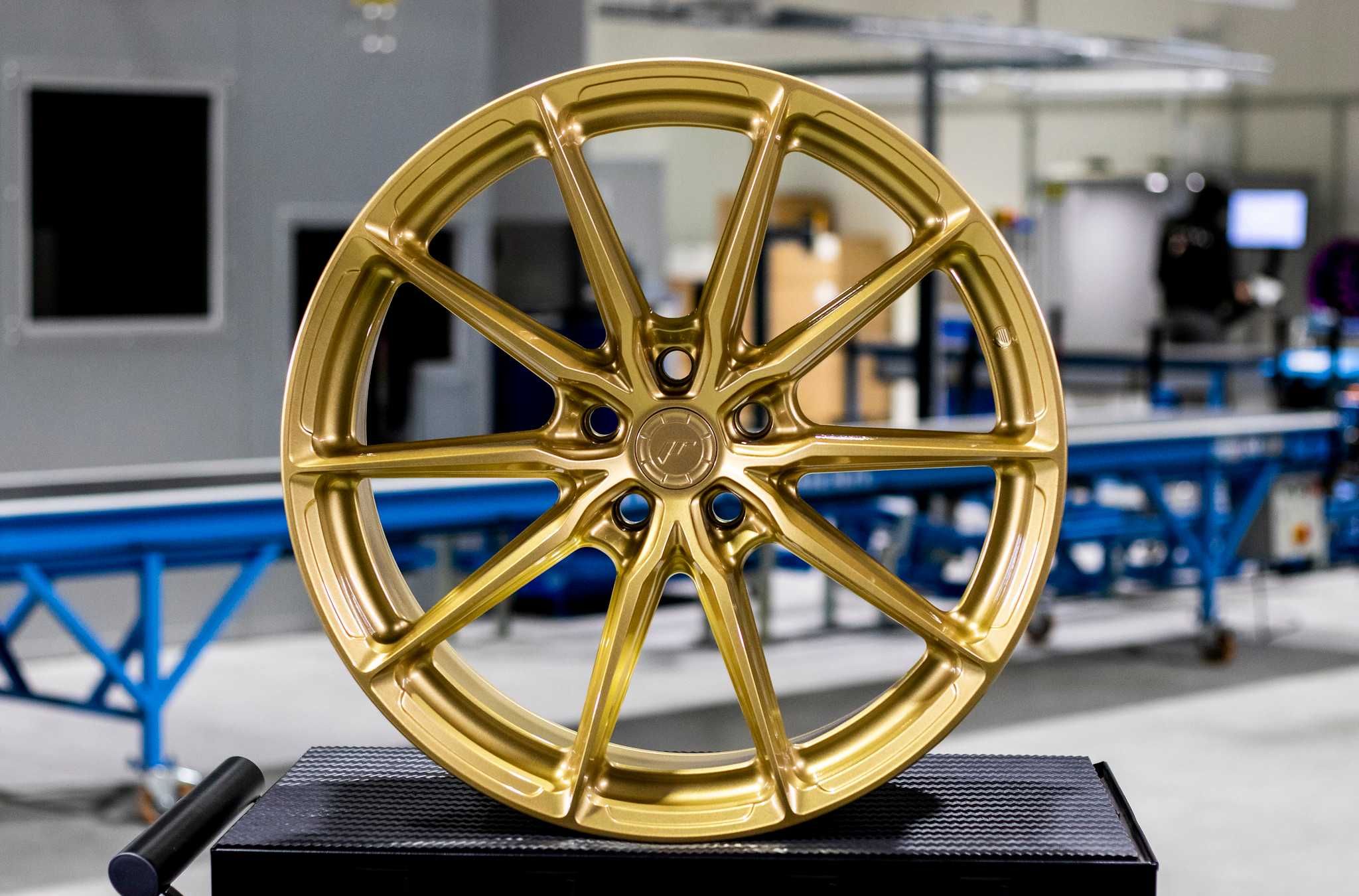 Felgi JR37 19" 8,5J 19x8,5" 5x114,3 Subaru Impreza WRX / STI Gold