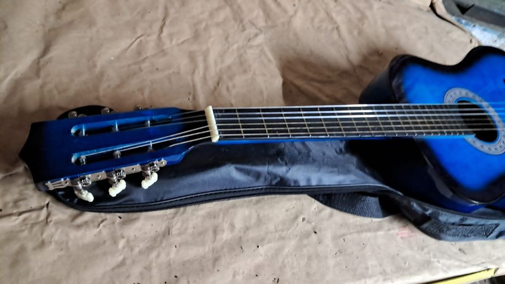 gitara instrument muzyczny