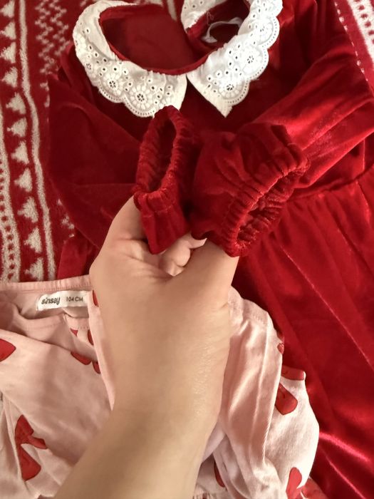 Новорічні сукні святкові ошатні