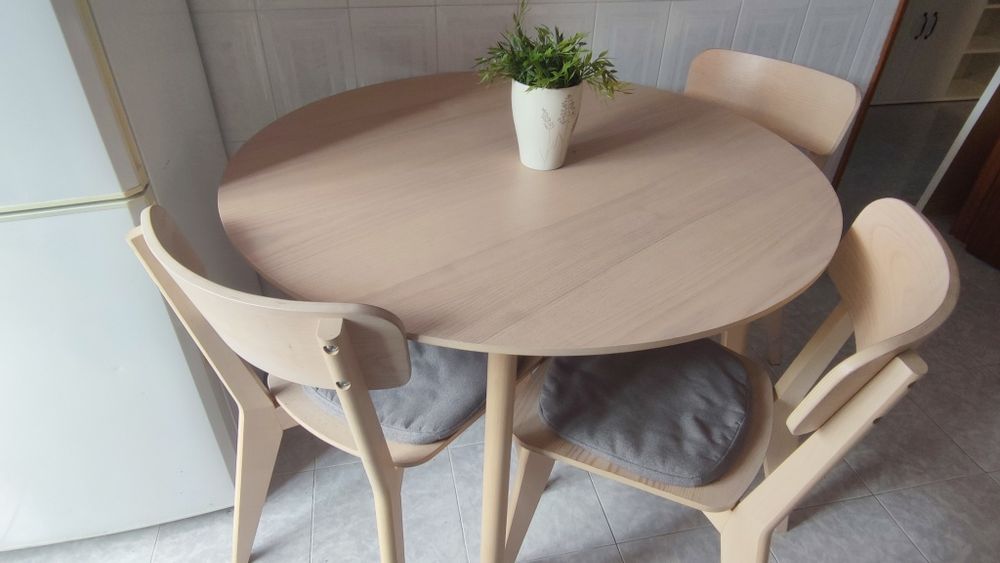 Mesa + 4 cadeiras Ikea Lisabo
