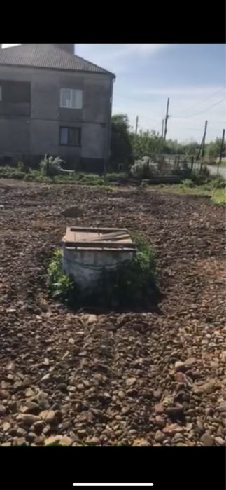 Продається ділянка під будову будинку або комерції