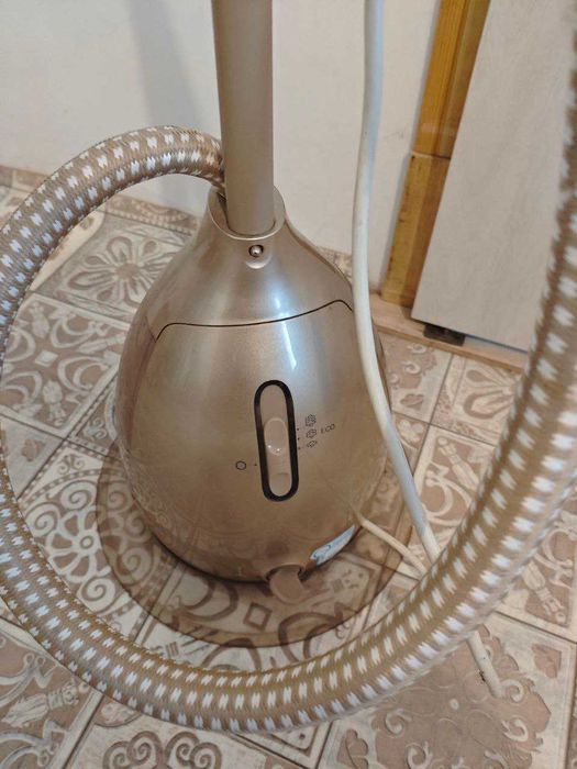 Вертикальний відпарювач, праска Philips