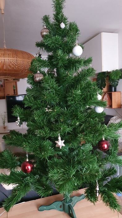 Sprzedam choinkę, drzewko świąteczne + stojak!