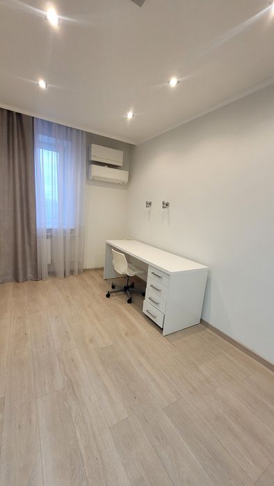 Видовая 3-х кв. Метро! Сертифікат!