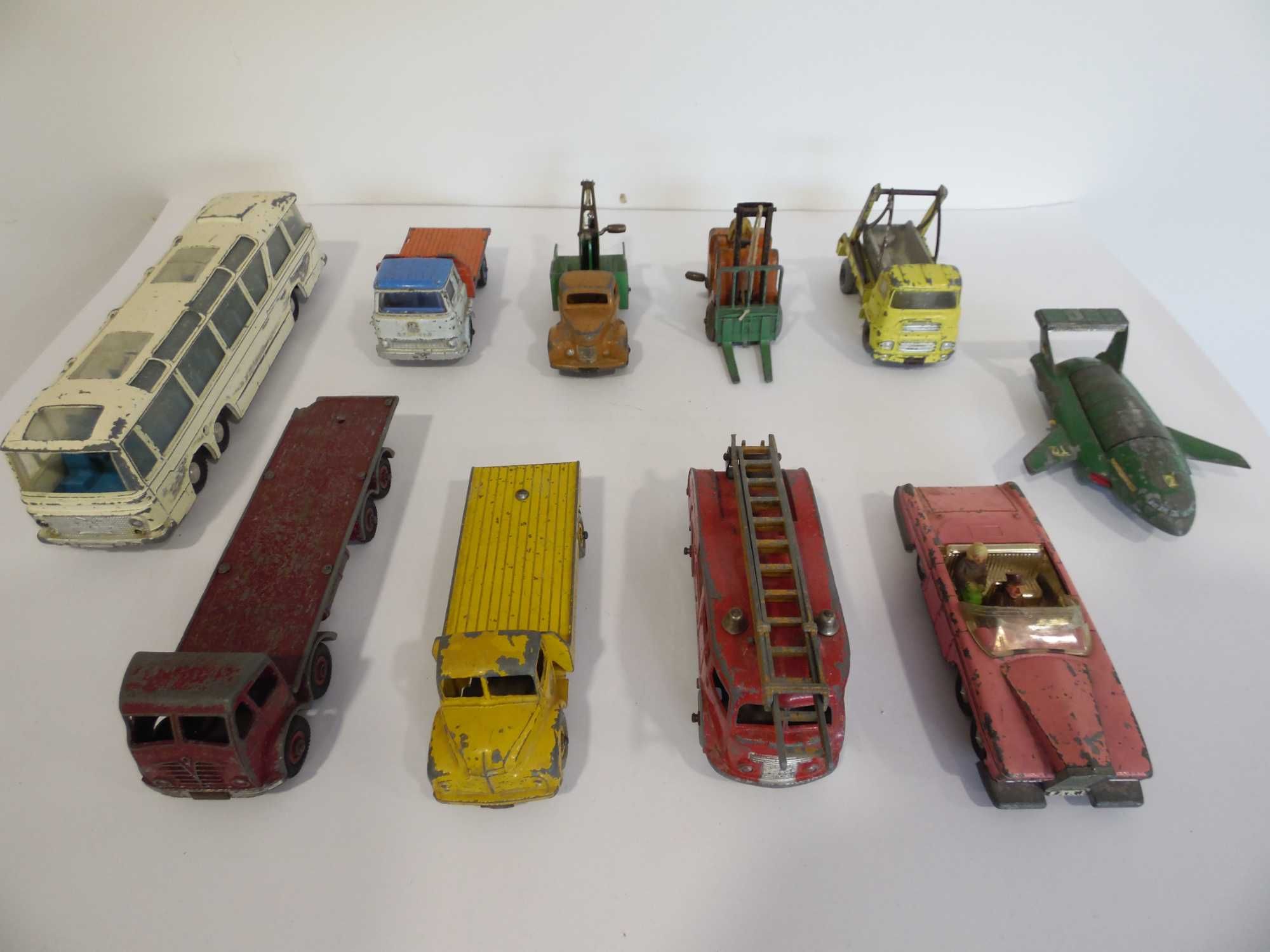 Miniaturas Dinky Toys 1947 a 1977 - Lote I