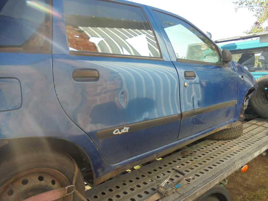 Fiat Punto I 1.1 benzyna kolor niebieski metalik 5 drzwi na części