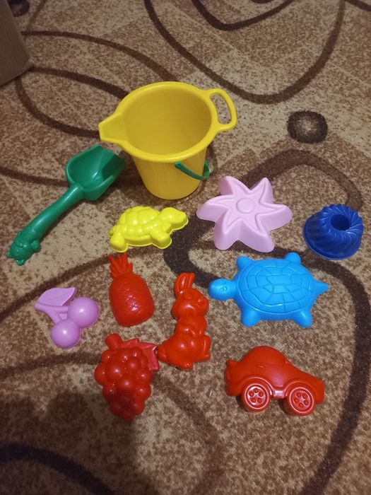 Продам игрушки для песка, пасочки, ведерка и т.д