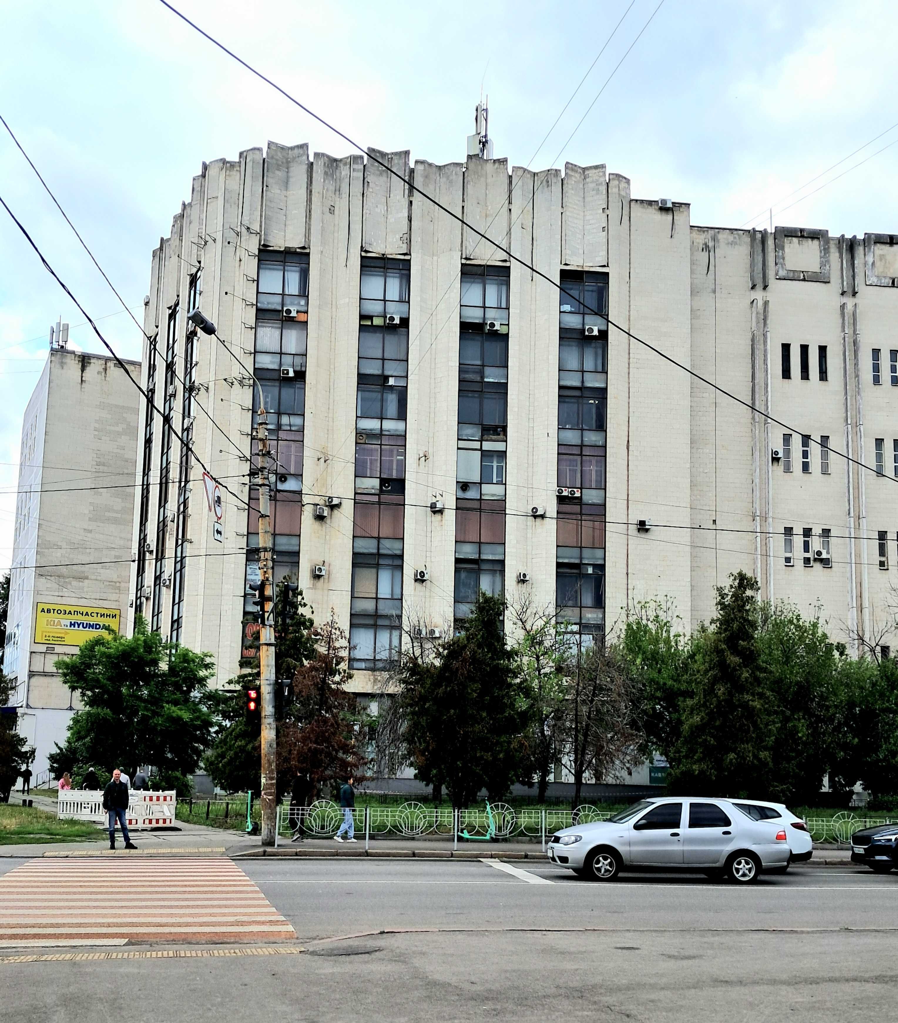 Оренда офис пр-во, склад  шоу-рум Кирилівська,160 Куренівка м.Почайна