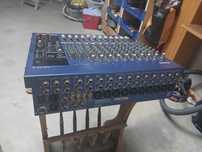 Mesa de mistura Yamaha(como nova)