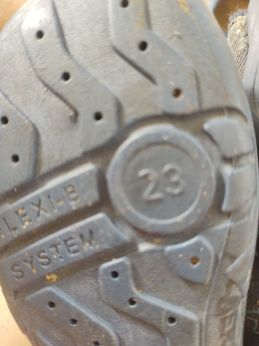 Kapcie emel 22, Befado 23