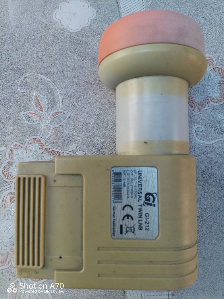 Gi 212 universal twin lNB