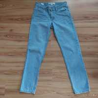 Jasnoniebieskie jeansy, straight (H&M) 34