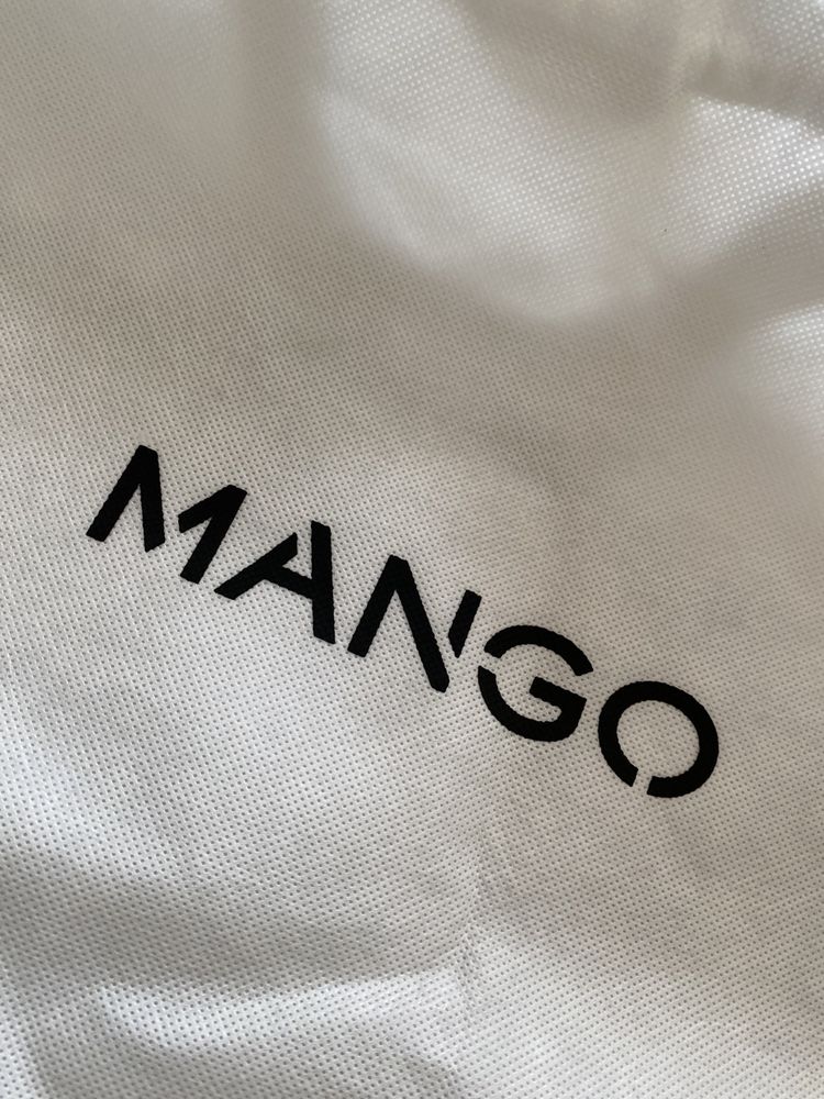 Чохол для одягу MANGO