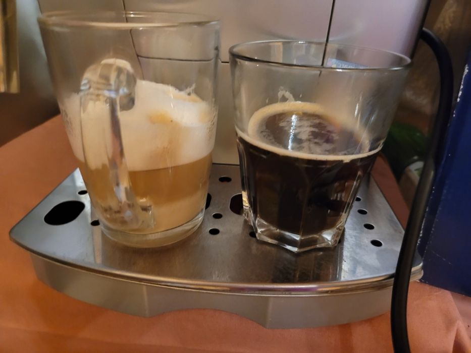 Кавомашина кавоварка 2021р DeLonghi Magnifica S Plus ESAM 22.323 з дом