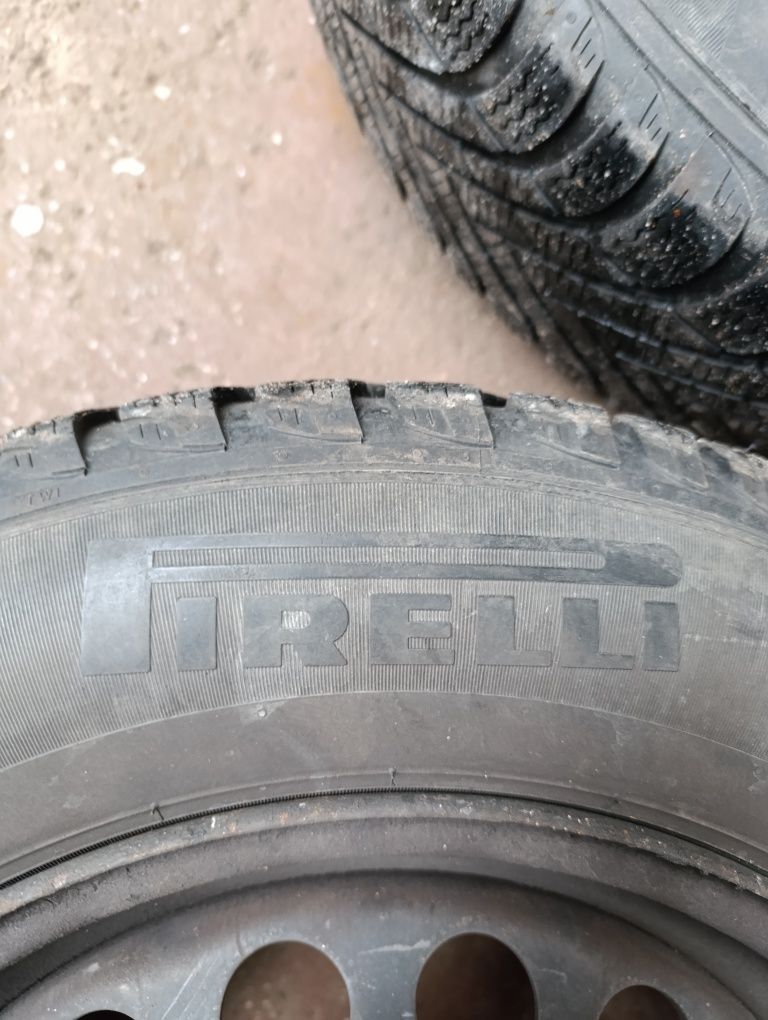 Pirelli Cinturato Winter 195/65/15 2016 rok