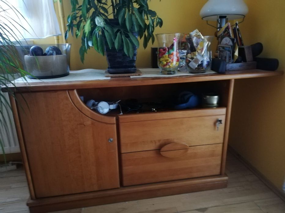 Komoda z barkiem i szufladami