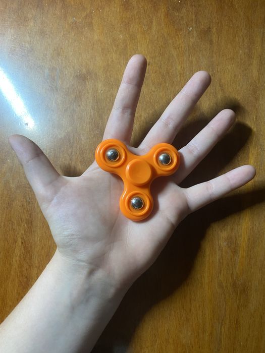 Помаранчевий дитячий спінер
