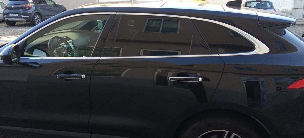 Jaguar F Pace em excelente estado interior e pintura