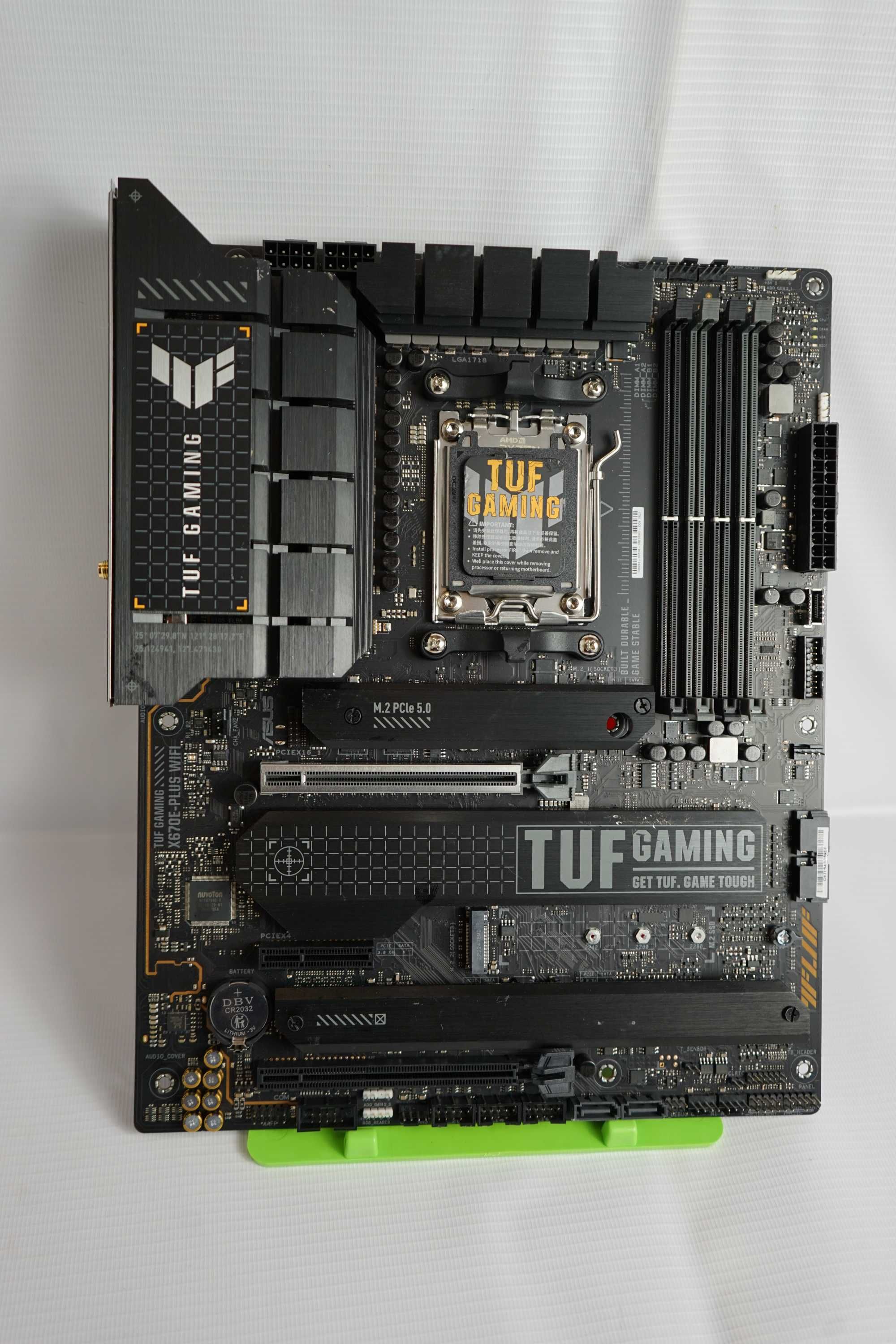 Материнська плата ASUS TUF Gaming X670E-PLUS WiFi з дефектом