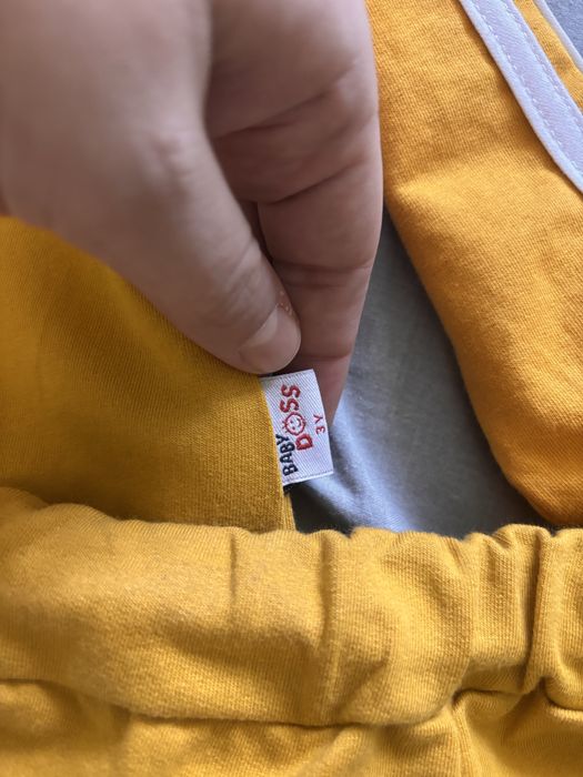 Куртка 98 та новий костюм на 3 роки