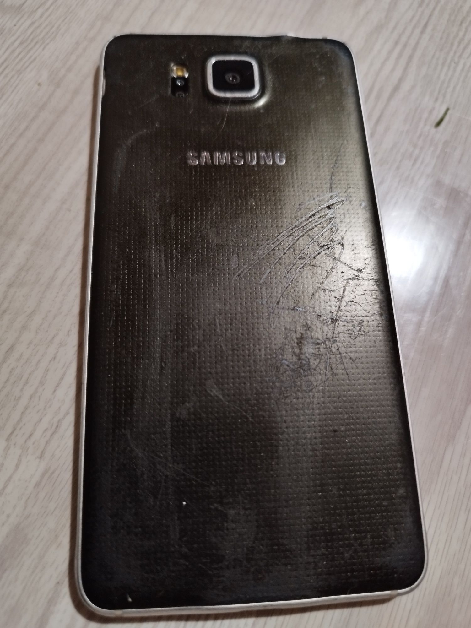 Продам Samsung Alpha