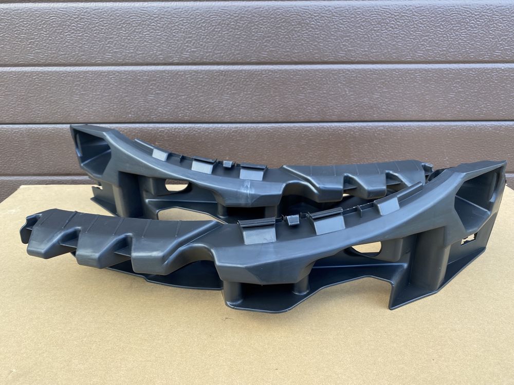 Кронштнейн фари Renault Scenic 2 2006-2009
