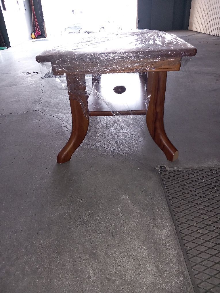 Mesa de centro em pinho mel