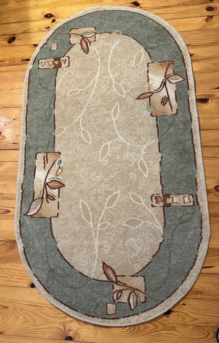 Dywan owalny w bardzo dobrym stanie